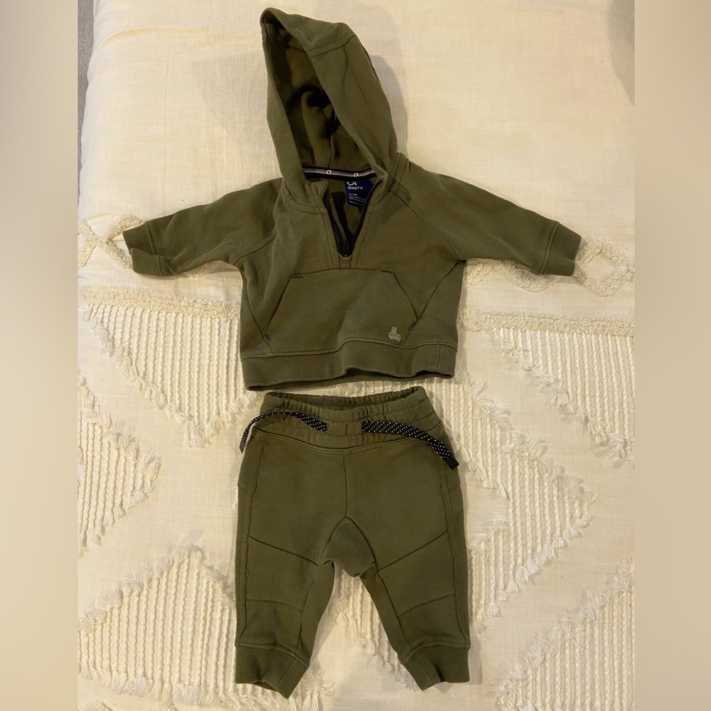 Baby gap matching set